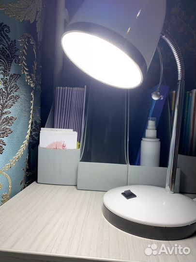 Лампа настольная