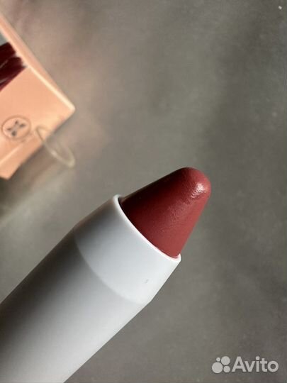 Матовая помада в карандаше