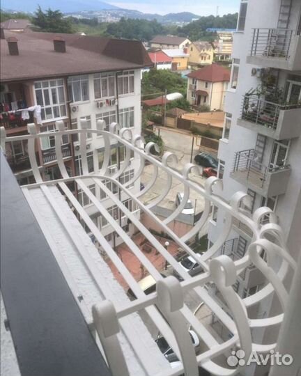 Цветочница на окно