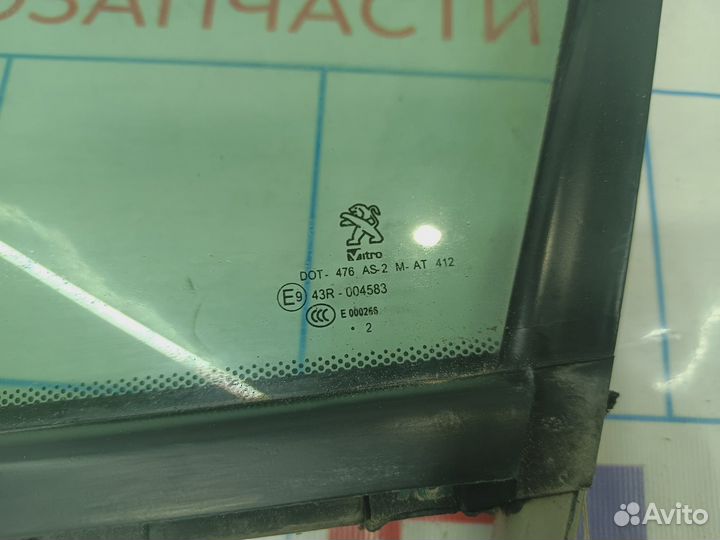 Стекло двери передней левой форточка Peugeot 408 9