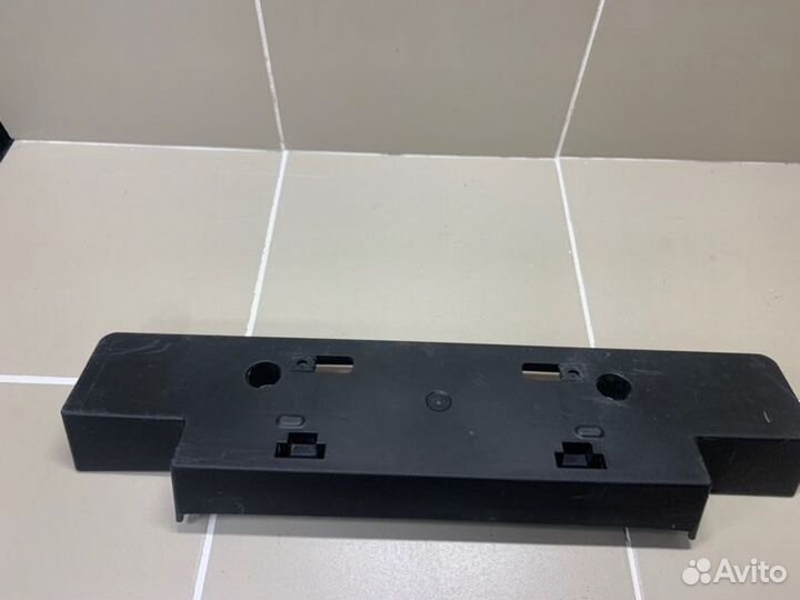 Площадка номерного знака Toyota Land Cruiser 200