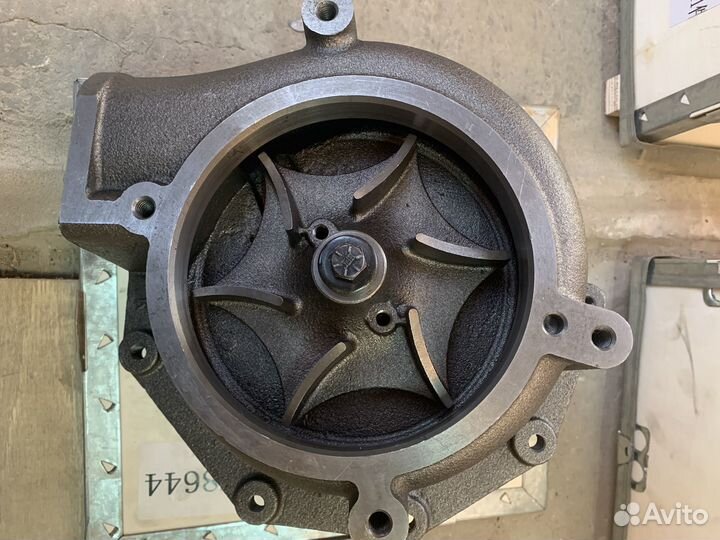 Помпа caterpillar 15