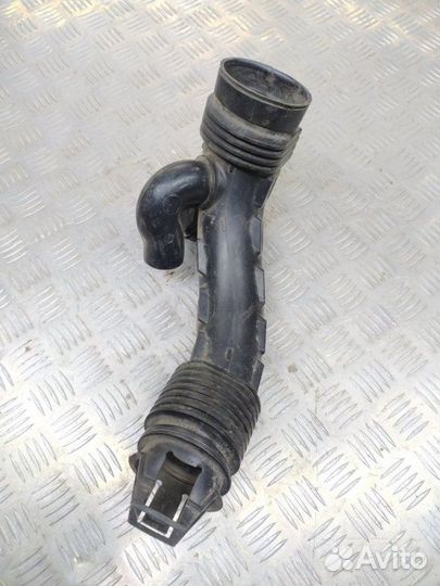 Патрубок воздушного фильтра Renault Duster