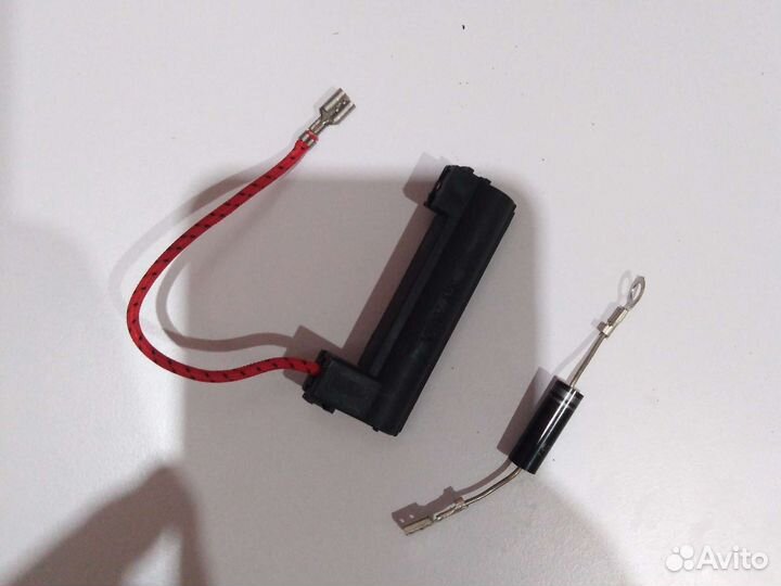 Диод и предохранитель