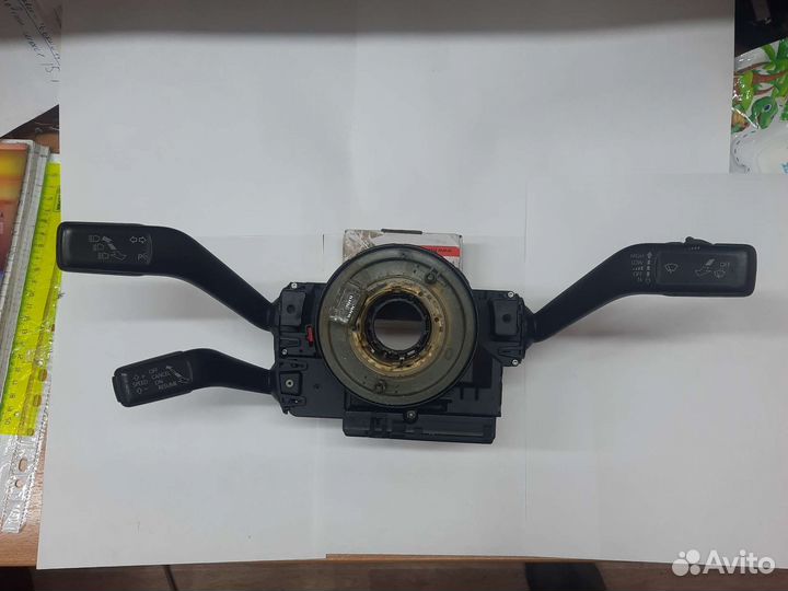 Подрулевой переключатель Volkswagen Passat B6