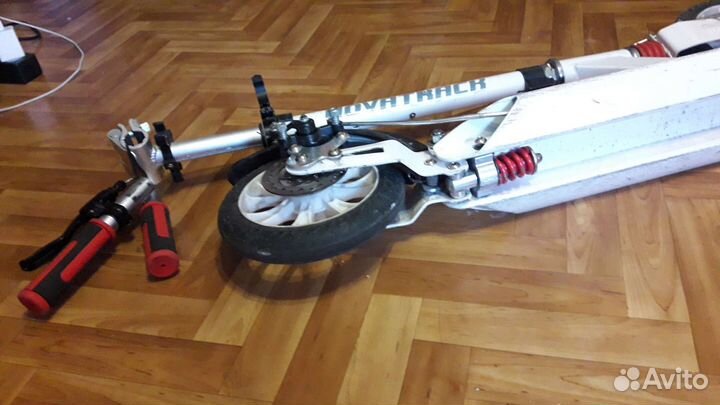 Самокат Novatrack