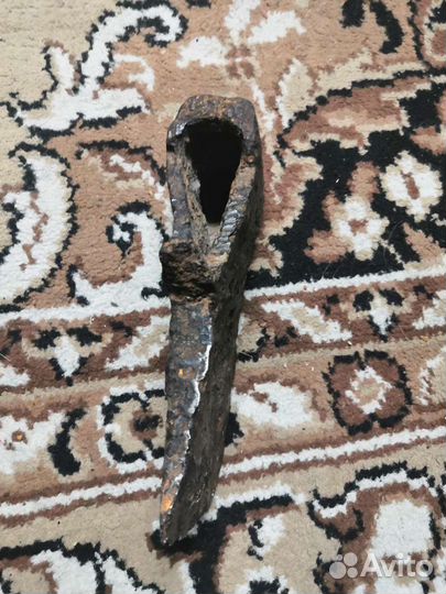 Табличка и основа топора