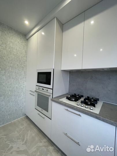 Прямая кухня на заказ. Фабрика в Омске