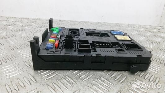 Блок предохранителей peugeot 308 1 (6BN05M101)