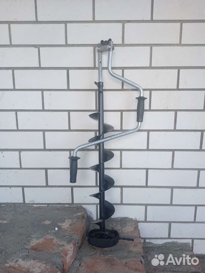 Шведский ледобур для зимней рыбалки