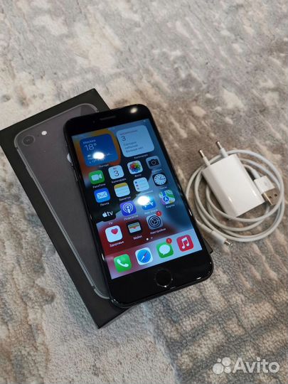 iPhone 8, 64 ГБ