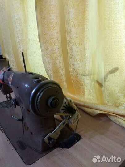 Швейная машина