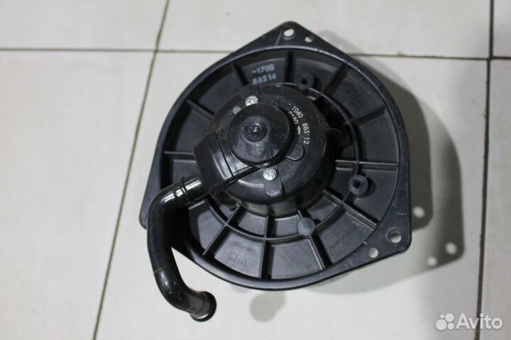 Моторчик отопителя Mitsubishi MR568593 лансер 9