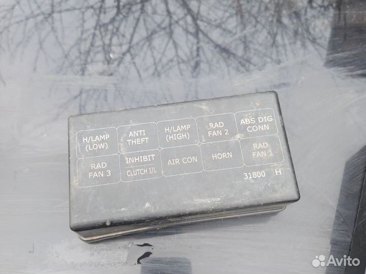 Крышка блока реле предохранителей almera classic