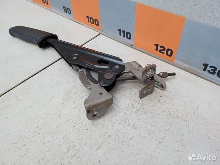 Рычаг стояночного тормоза Skoda Octavia A4 1.6