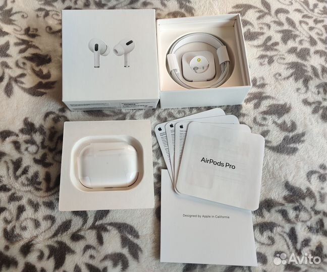 Беспроводные наушники Apple