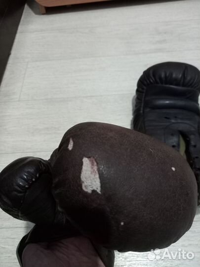 Боксерские перчатки
