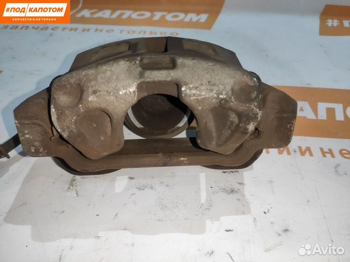 Суппорт тормозной передний правый Toyota Camry