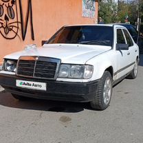 Mercedes-Benz W124 2.0 MT, 1986, битый, 377 000 км, с пробегом, цена 60 000 руб.