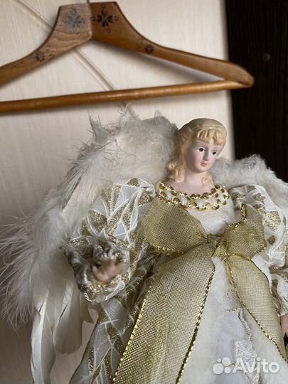 Кукла фарфоровая