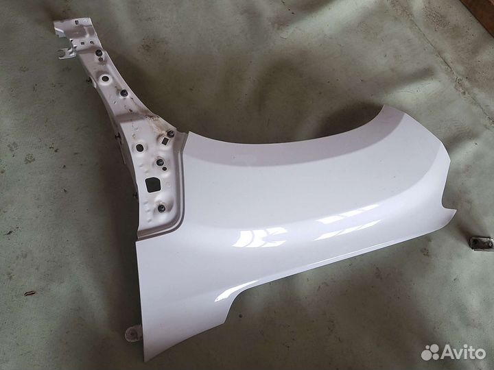 Renault duster 2- крыло переднее