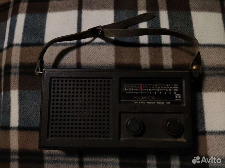 Портативный радиоприемник сокол-404 СССР винтажный