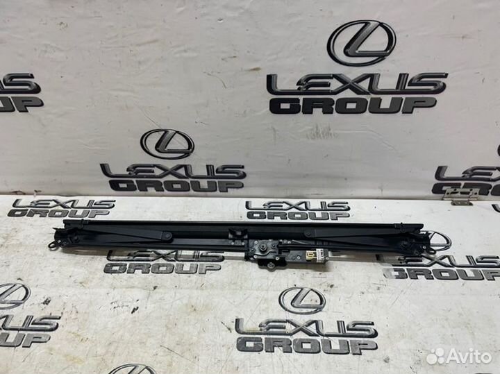 Шторка солнцезащитная зад. Lexus LS460