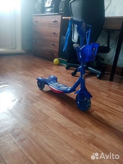 Самокат детский трехколесный с музыкой светится