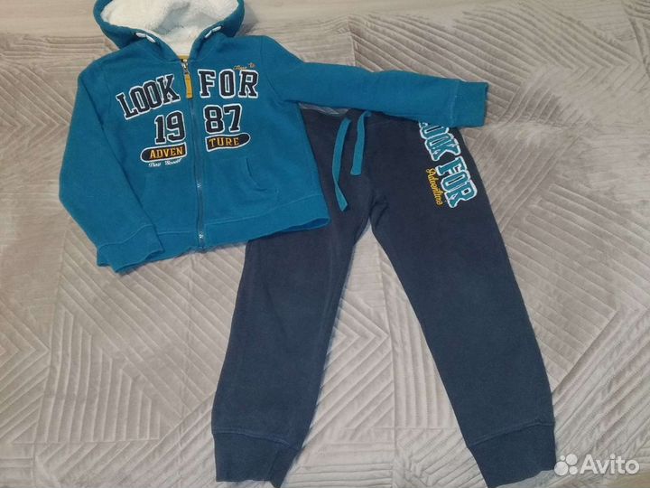 Костюм спортивный