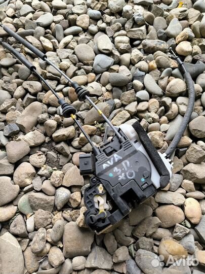 Hyundai Elantra md 2012 замок двери правый