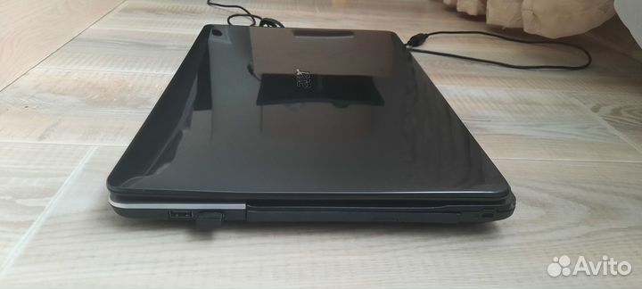 Acer E-1 531