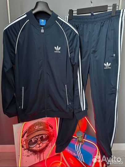 Новый спортивный костюм adidas