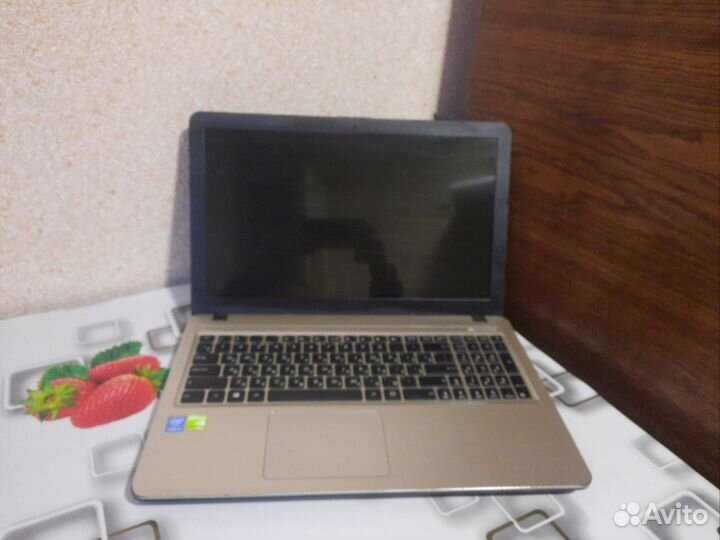 Игровой ноутбук asus 4 ядра, 2 видеокарты