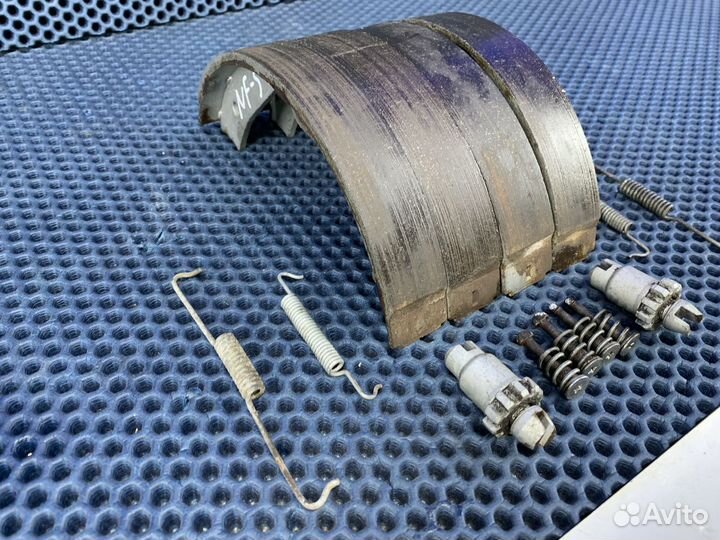 Колодки тормозные ручника VW Touareg 10-18