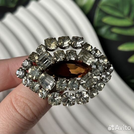 Ретро брошь