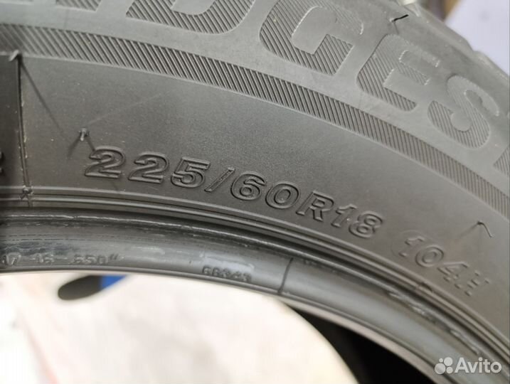 Bridgestone Blizzak LM-001 225/60 R18 104H