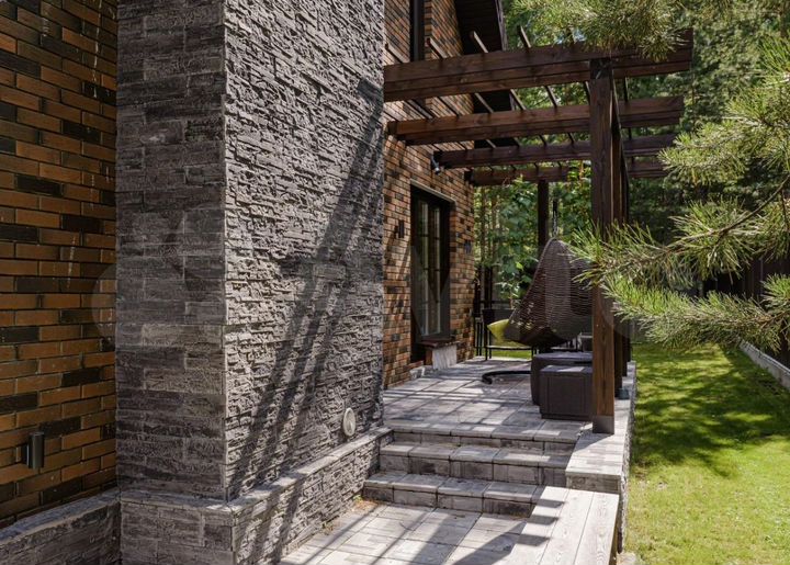 Коттедж 176 м² на участке 8 сот.