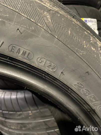 Nexen N Fera RU1 235/60 R18 107V