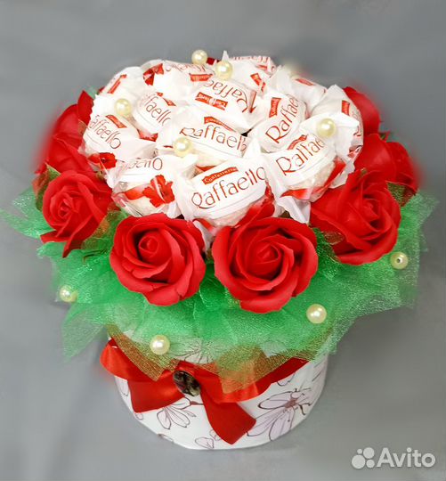 Букет из мыльных розочек и конфет рафаэлло