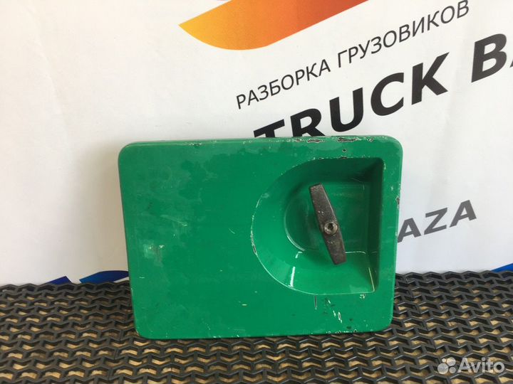 Крышка инструментального ящика слева