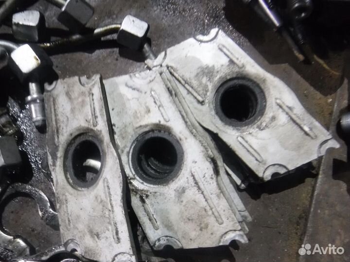 Крепеж и трубки форсунок Audi Q7 2005-2012