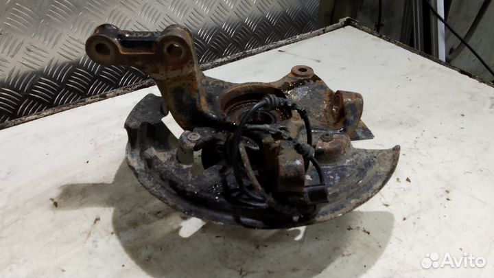 Кулак поворотный передний левый Renault Megane 3