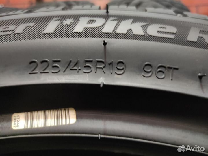 Hankook Winter I'Pike RS2 W429 225/45 R19 96T
