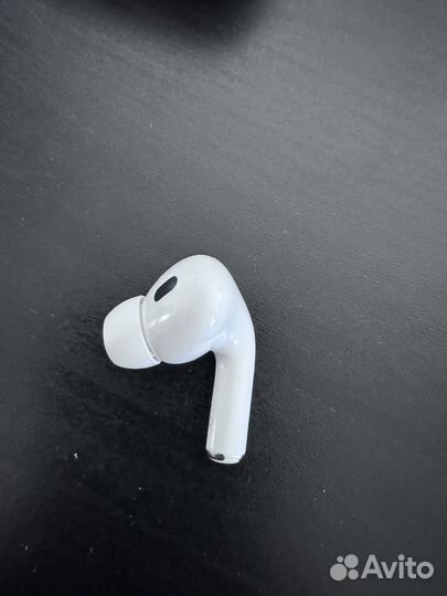 Airpods pro 2 кейс и правый наушник
