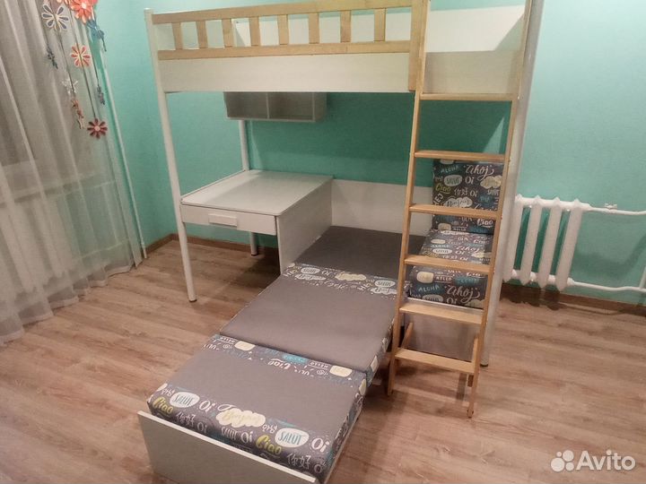 Детская кровать чердак со столом