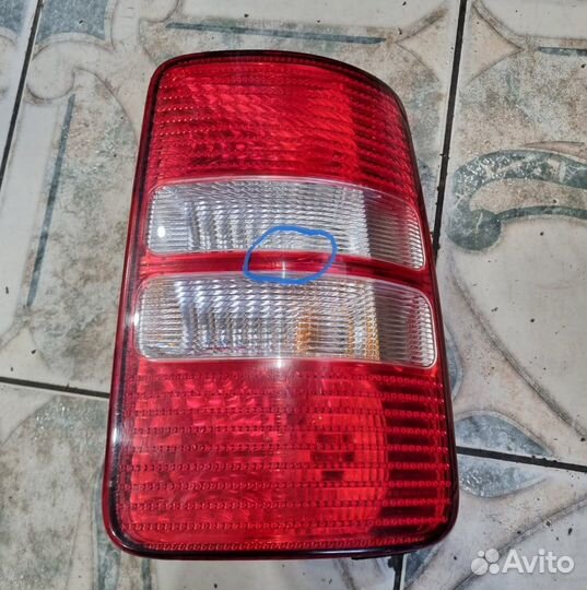 Фонарь Volkswagen Caddy III