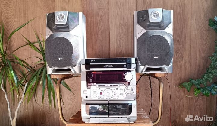 Музыкальный центр LG