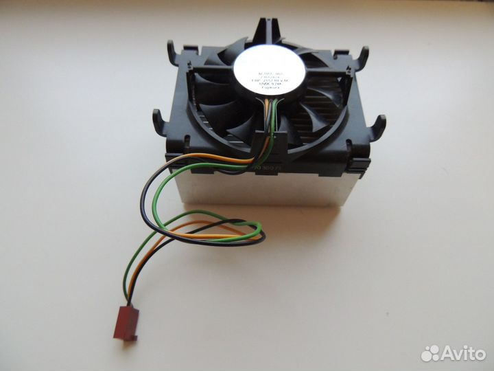 Кулер (3 pin / Socket 478b) (есть всего один)