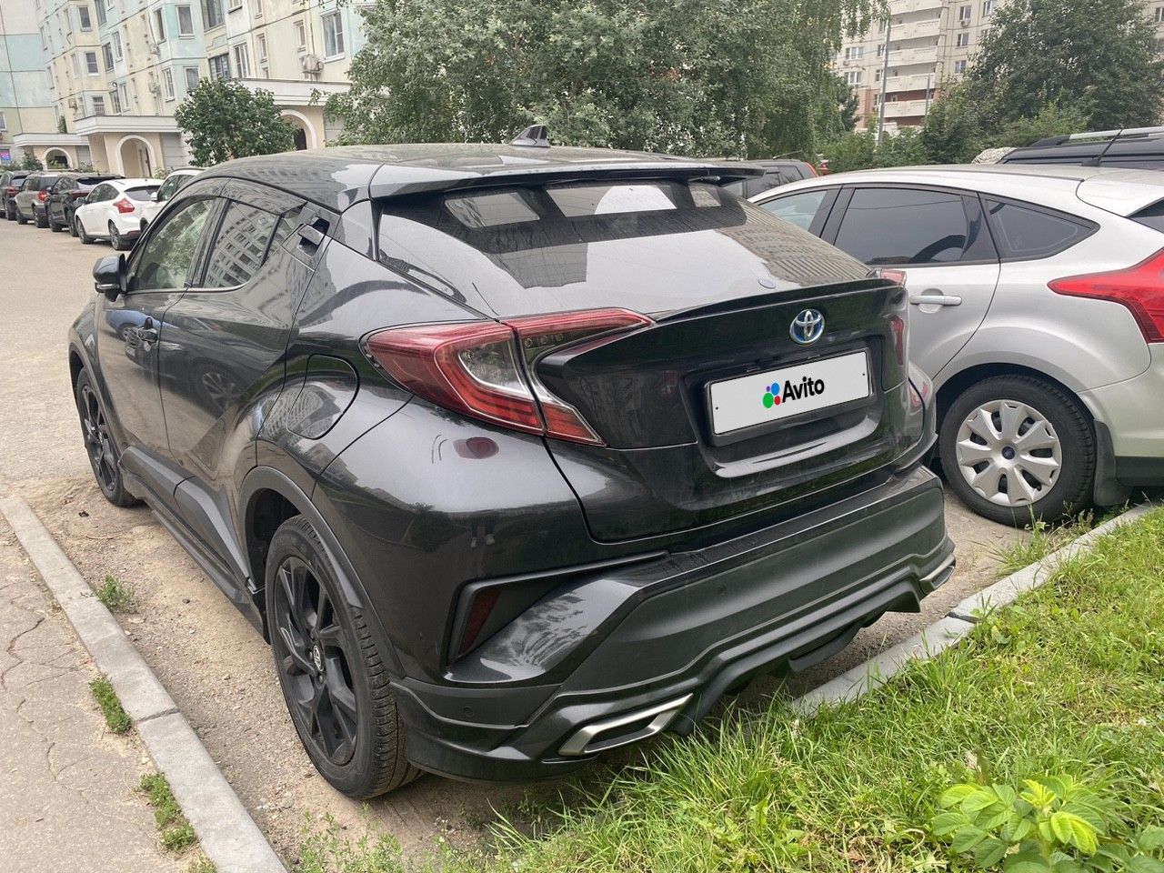 Toyota C-HR: фото владельца