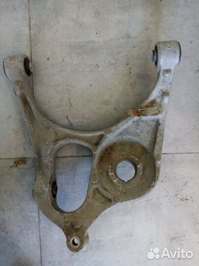 Рычаг задний правый Jeep Grand Cherokee WK2